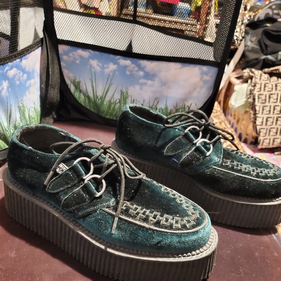 Shoes - Picture 1 of 6